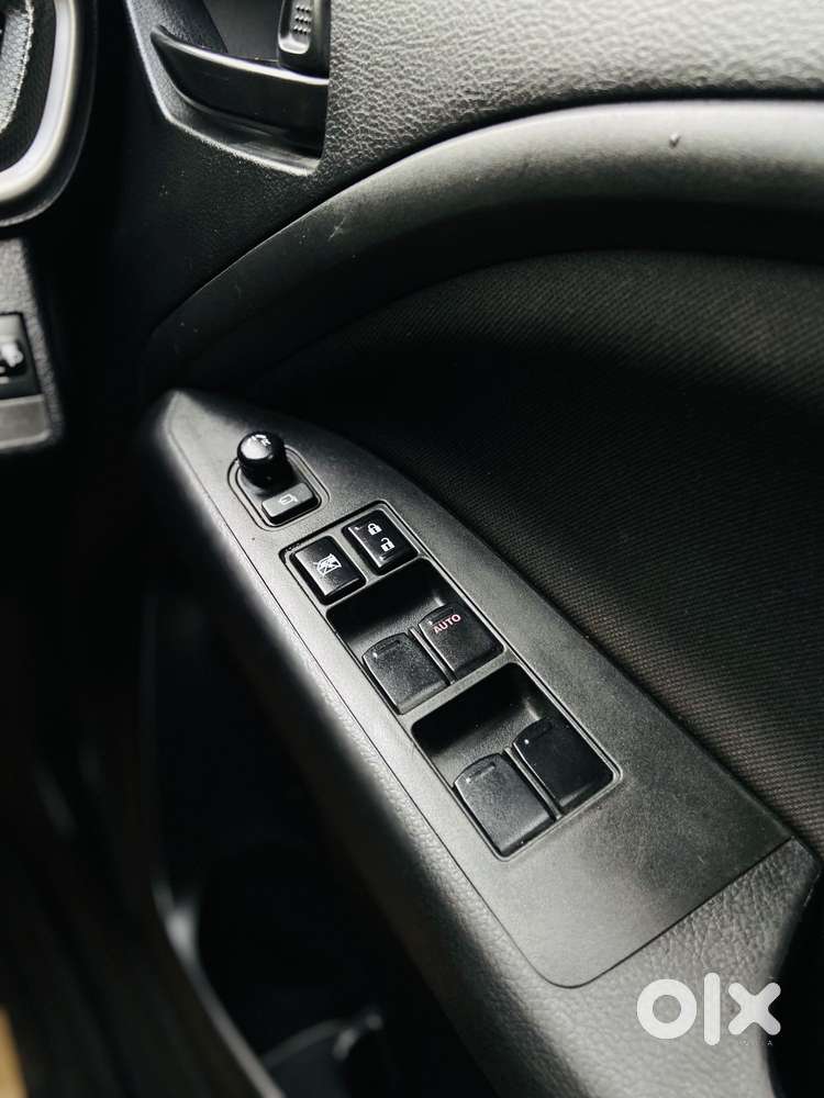 Maruti Suzuki Brezza 1.5 Vxi Smart Hybrid, 2025, Petrol