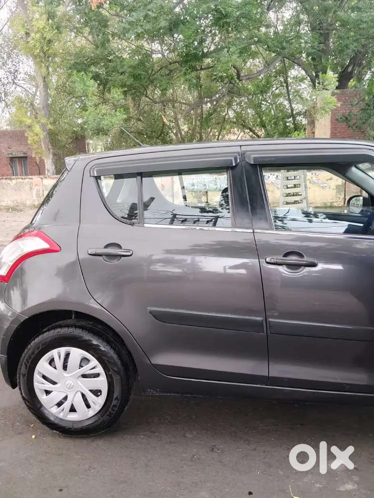 Maruti Suzuki Swift 2015 Diesel 82000 Km Driven,dr. Car