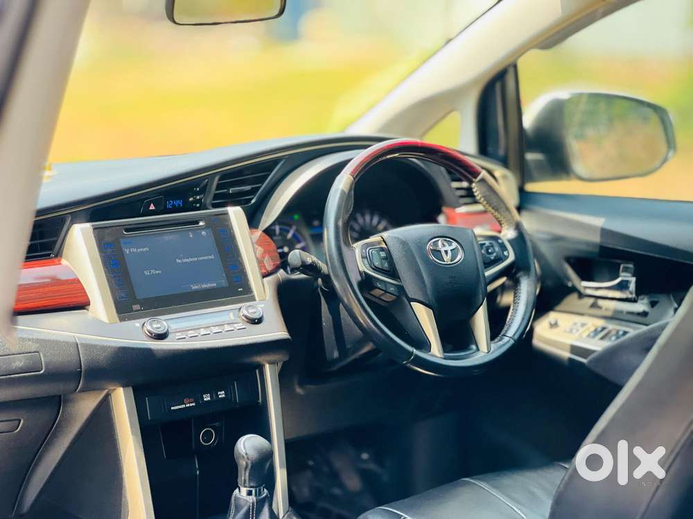 Toyota Innova Crysta 2.4 V 8 Str, 2017, Diesel