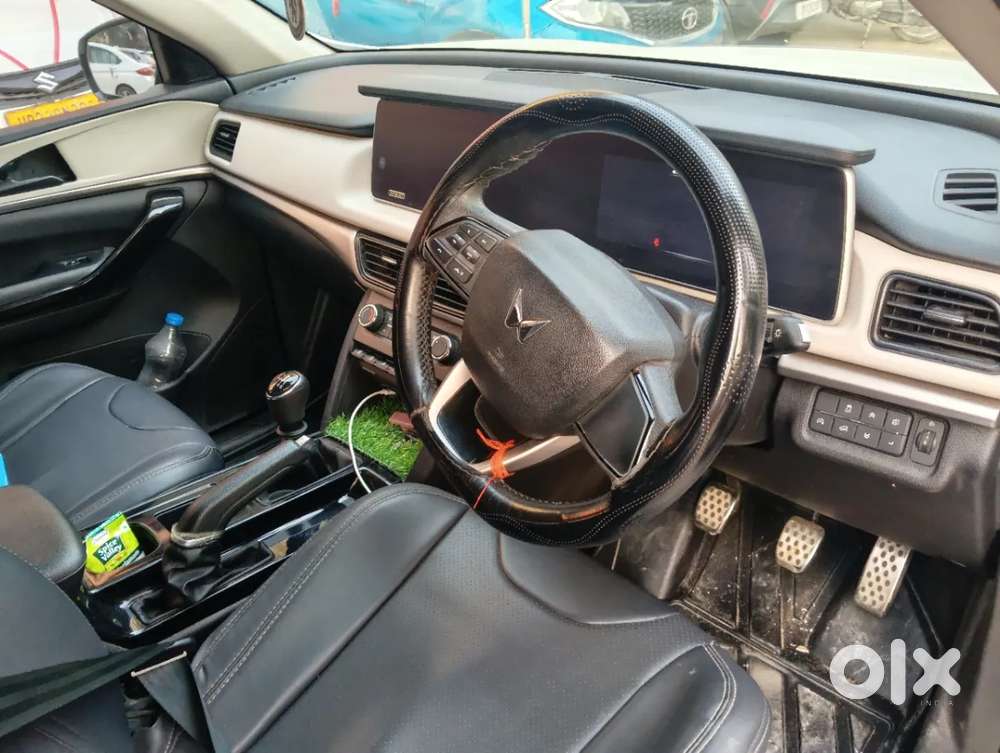 Mahindra Xuv700 2.2 Ax 7 Diesel At Str, 2023, Diesel