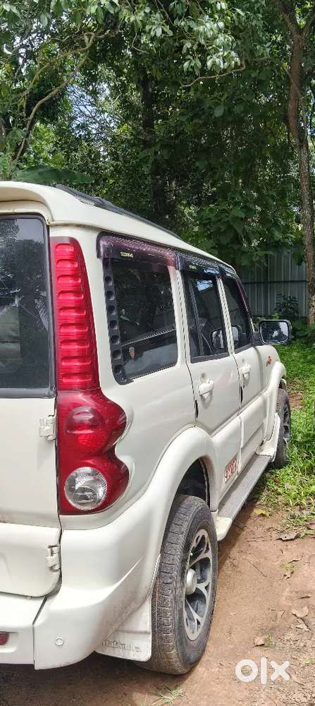 Mahindra Scorpio  2.2 S Mt 2010