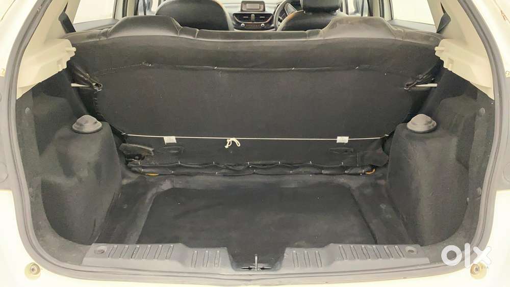 Tata Altroz 1.2 Xe Plus Petrol, 2022, Petrol