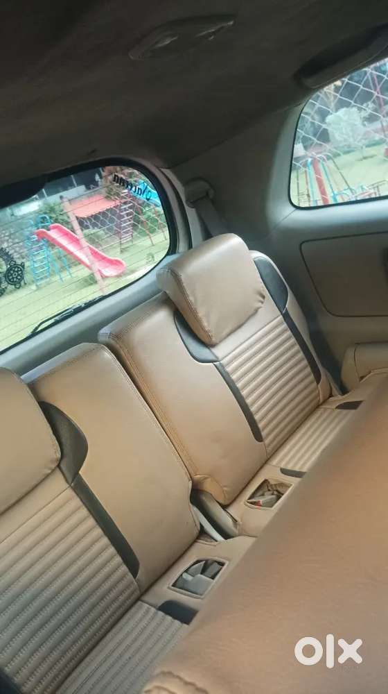 Toyota Innova 2.5 V Diesel 2011 Car For Sale