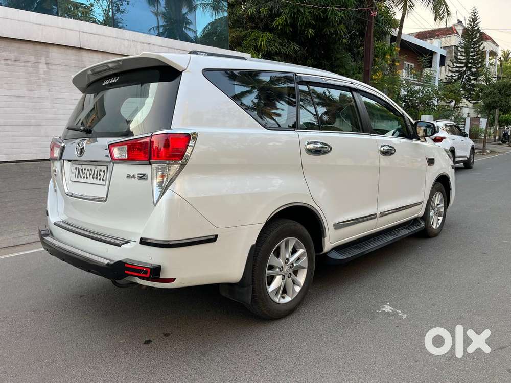 Toyota Innova Crysta 2.4 G Mt 8s, 2023, Diesel