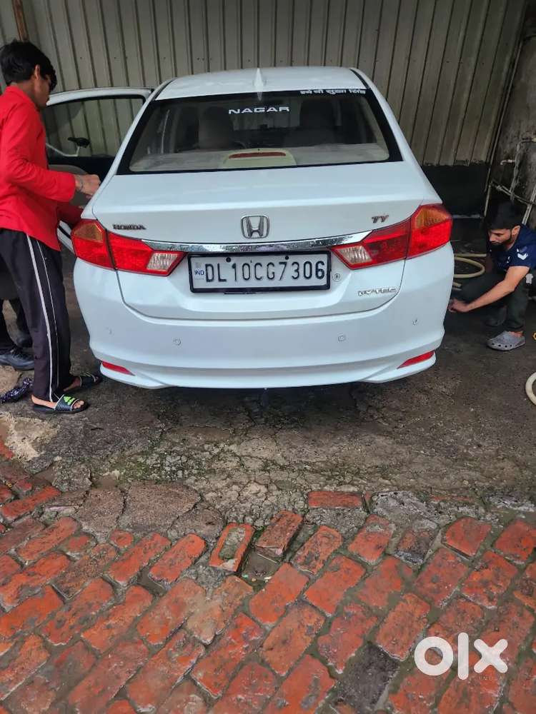 Petrol Cng Very Good Condition Best Stero Ladar Seet Vover  Alloy.
