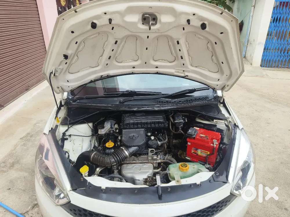 Showroom Condition Car.. Reason New Car Leni Hai