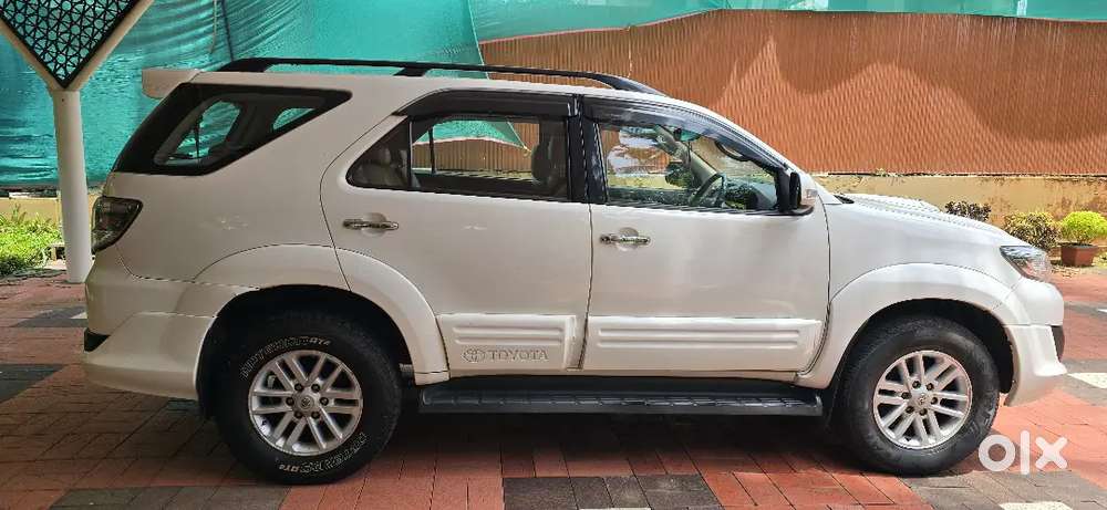 Toyota Fortuner 2012 Diesel 200000 Km Driven