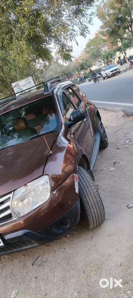 Renualt Duster 2015 Model Diesel Good Candisan