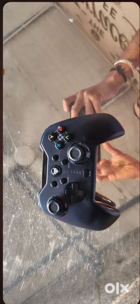 Gaming controller