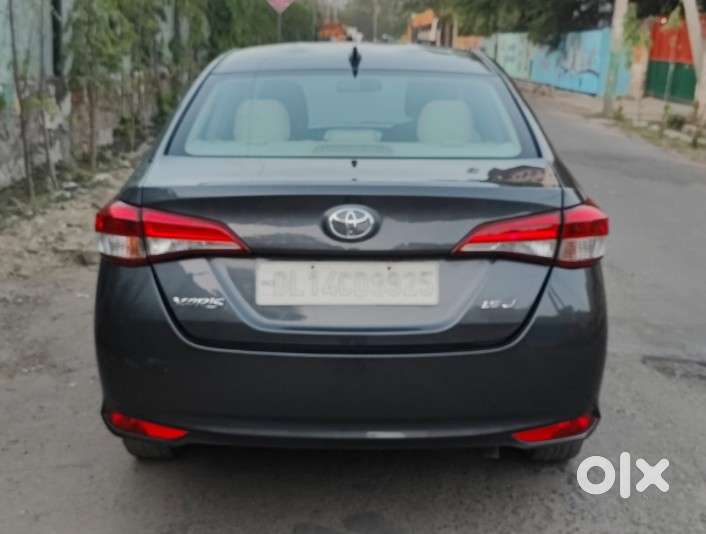 Toyota Yaris J Cvt, 2018, Petrol
