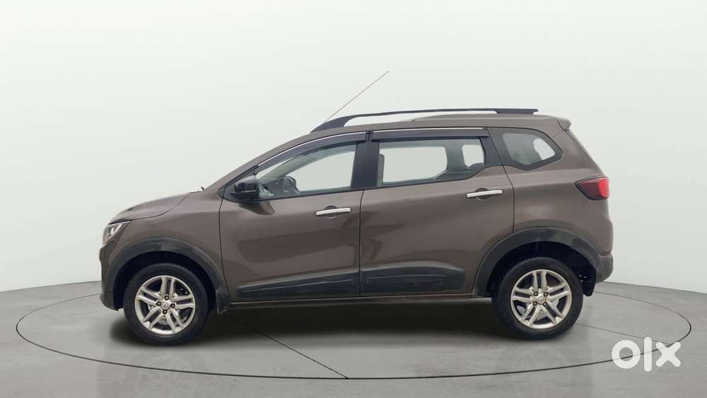 Renault Triber Rxz, 2023, Petrol