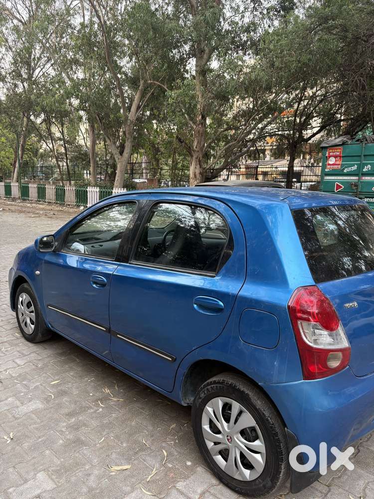 Toyota Etios Liva 2011-2012 G, 2011, Petrol