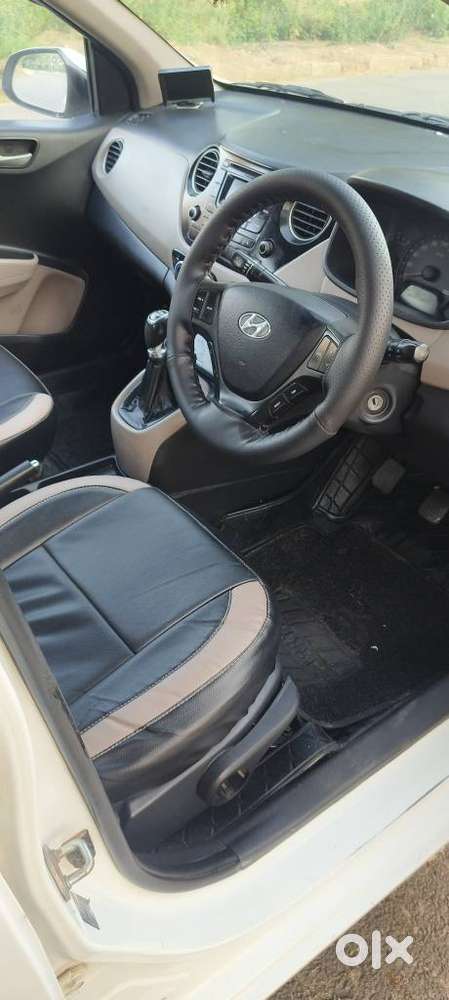 Hyundai Xcent 1.2l Kappa Dual Vtvt 5-speed Manual Base, 2015, Petrol