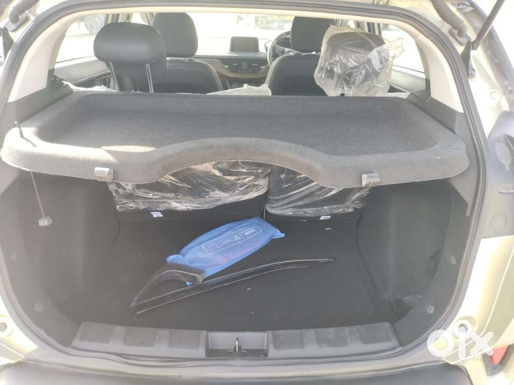 Tata Nexon 1.5 Revotorq Xza Plus (o) Dual Tone, 2023, Petrol