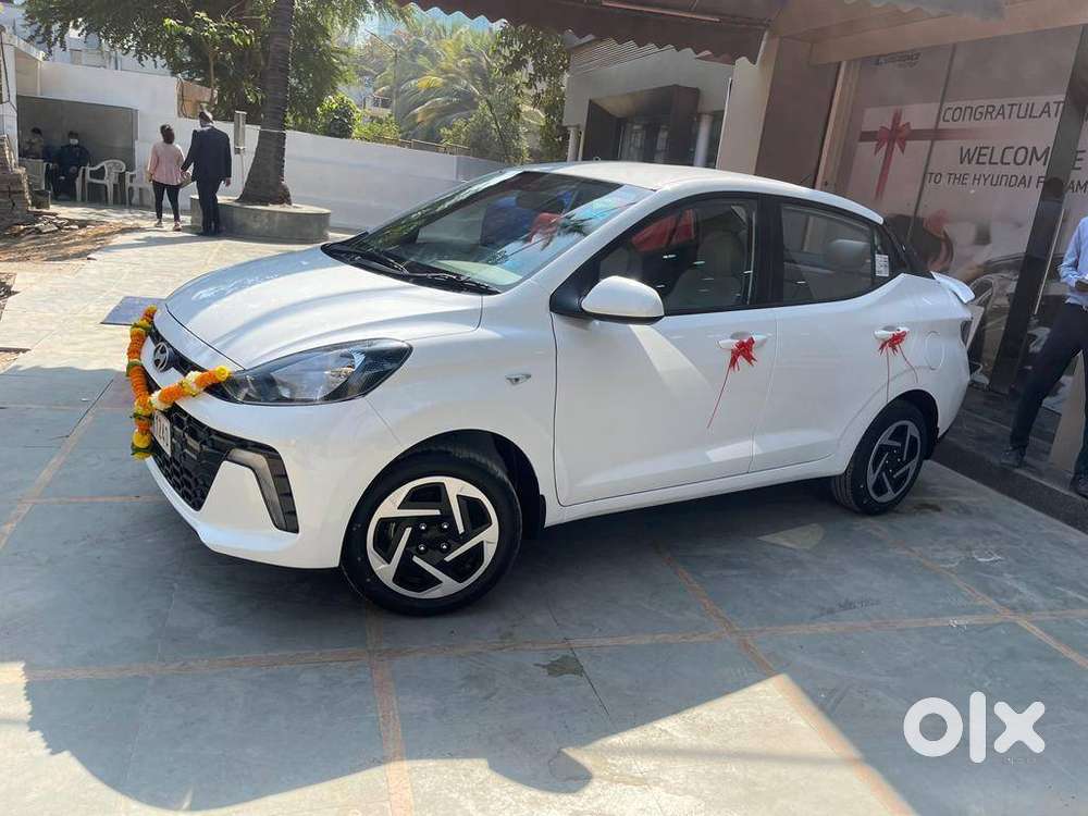 Hyundai Aura S-cng White
