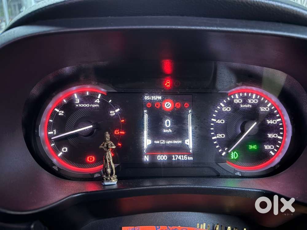 Mahindra Thar Petrol 2023