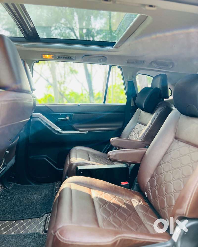 Toyota Innova Hycross 2.0 Zx (o) Hybrid 7 Str, 2025, Cng & Hybrids