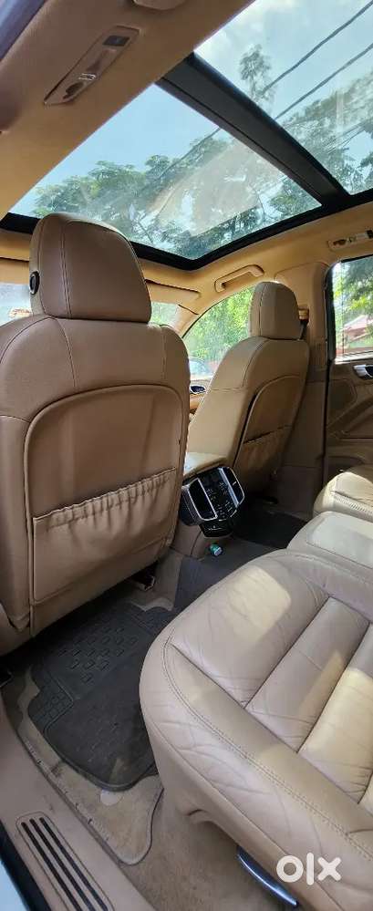 Porshe Cayenne Car Well Maintained
