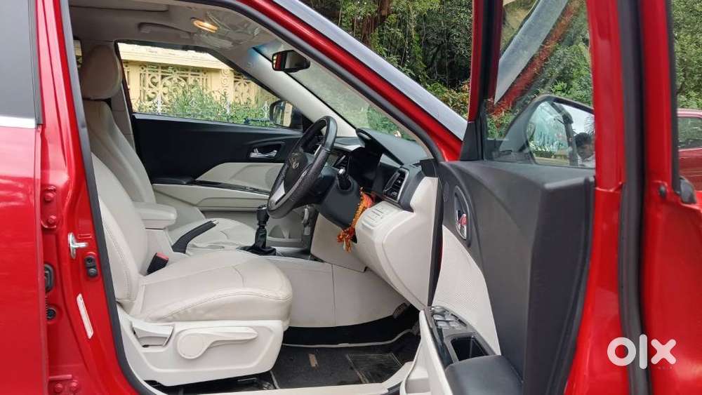Mahindra Xuv300 W8, 2022, Petrol