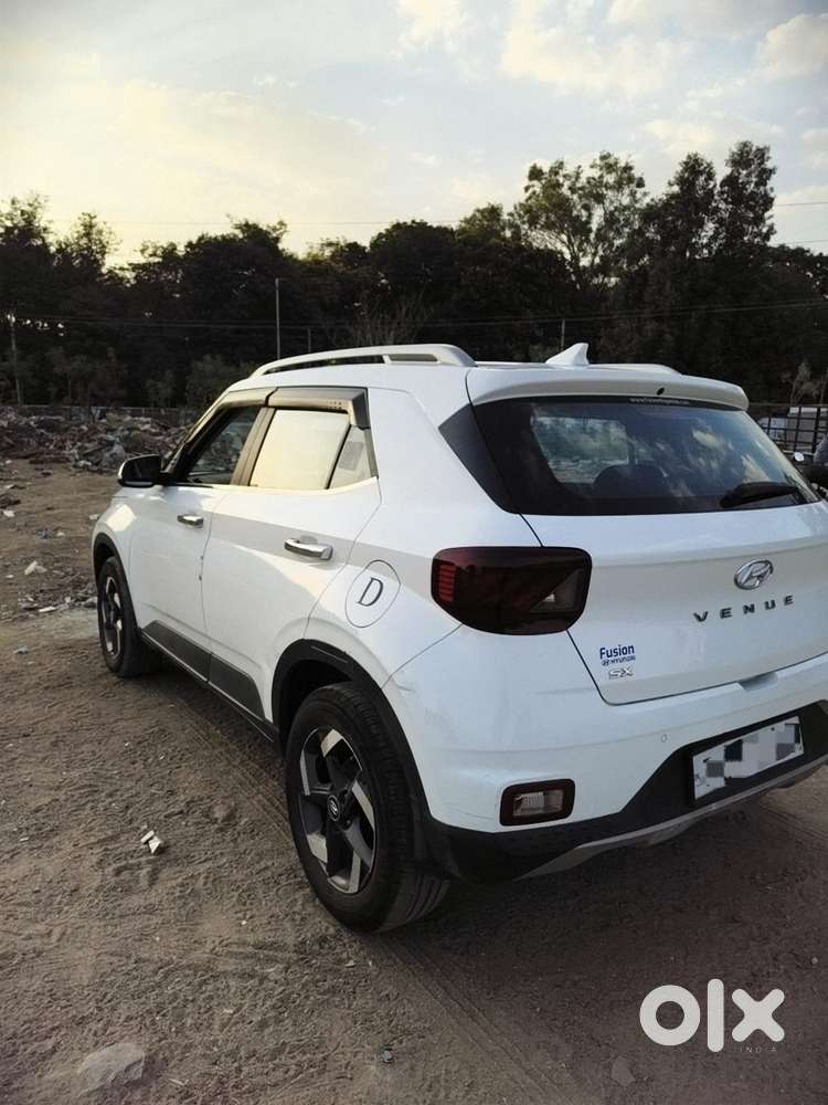 Hyundai Venue Sx(o) Knight Edition Mt, 2022, Diesel