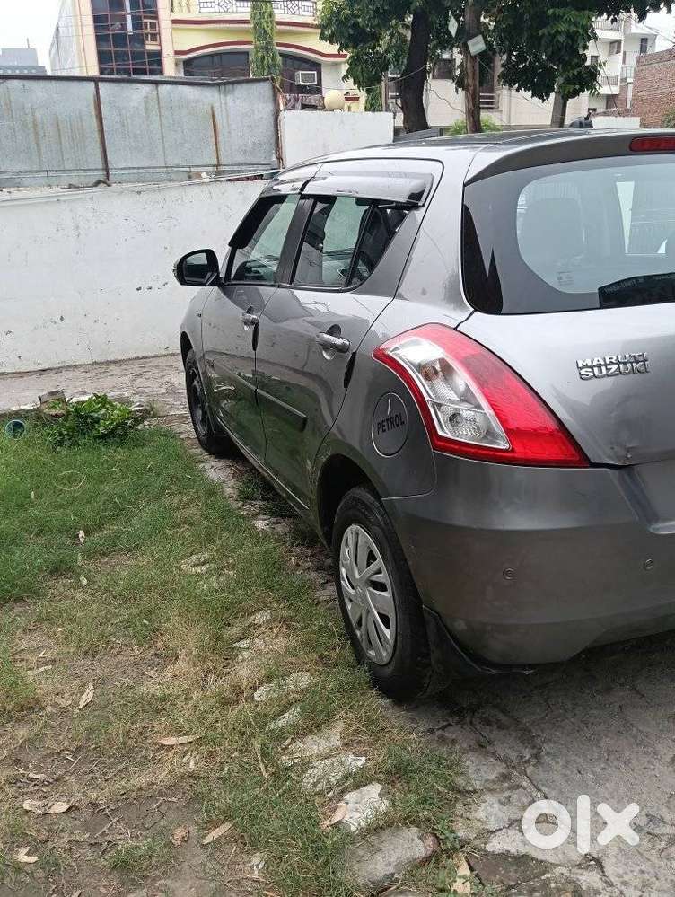 Maruti Suzuki Swift Vxi + Manual, 2015, Petrol