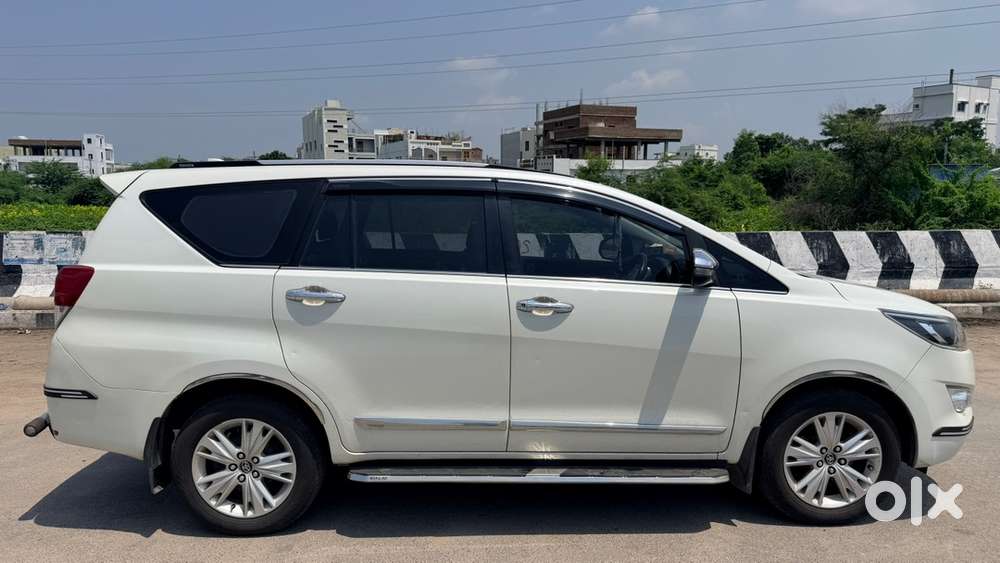Toyota Innova Crysta 2017