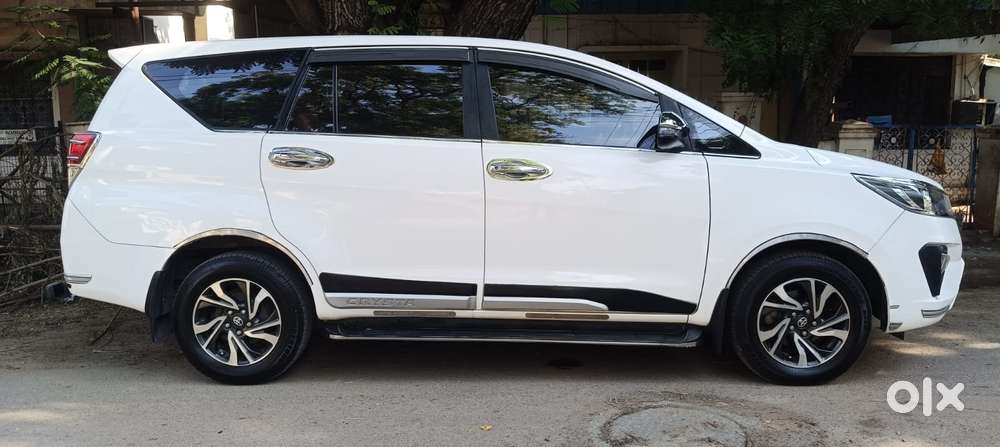 Toyota Innova Crysta 2.4 G Mt 8s, 2022, Diesel