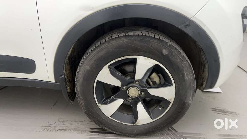 Tata Nexon Amt Xza Plus, 2018, Petrol