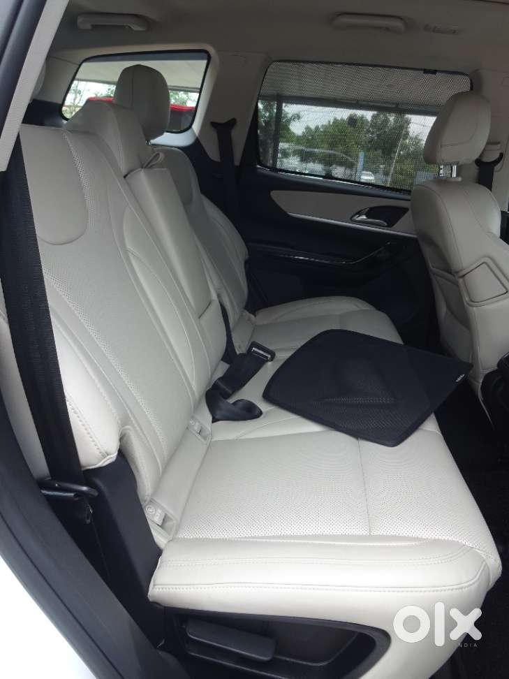 Mahindra Xuv700 2.2 Ax 7 Diesel At Luxury Pack Str Awd, 2025, Diesel