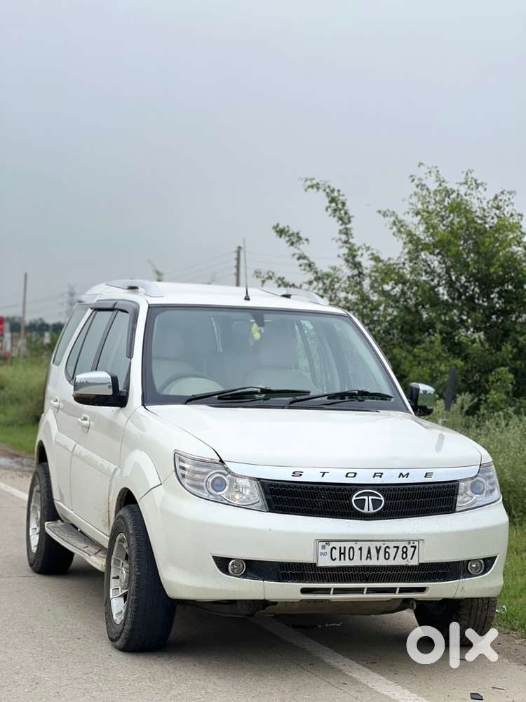 Tata Safari Storme 2014