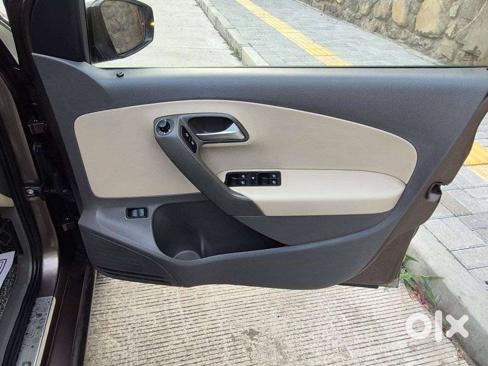 Volkswagen Vento 1.2 Tsi Highline At, 2016, Petrol