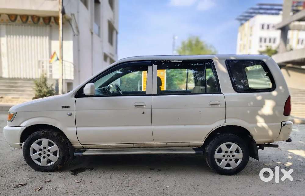 Chevrolet Tavera Neo 2016 Variant