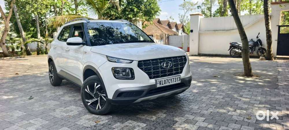 Hyundai Venue 1.2 S Plus, 2022, Petrol