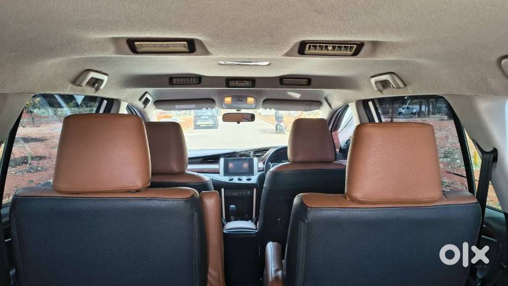 Toyota Innova Crysta 2.8 Gx At, 2018