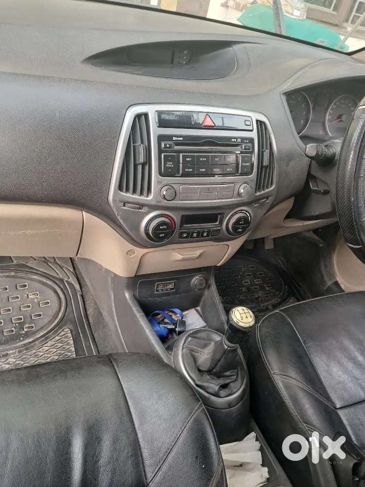 Hyundai New I20 2012 Petrol 120000 Km Driven