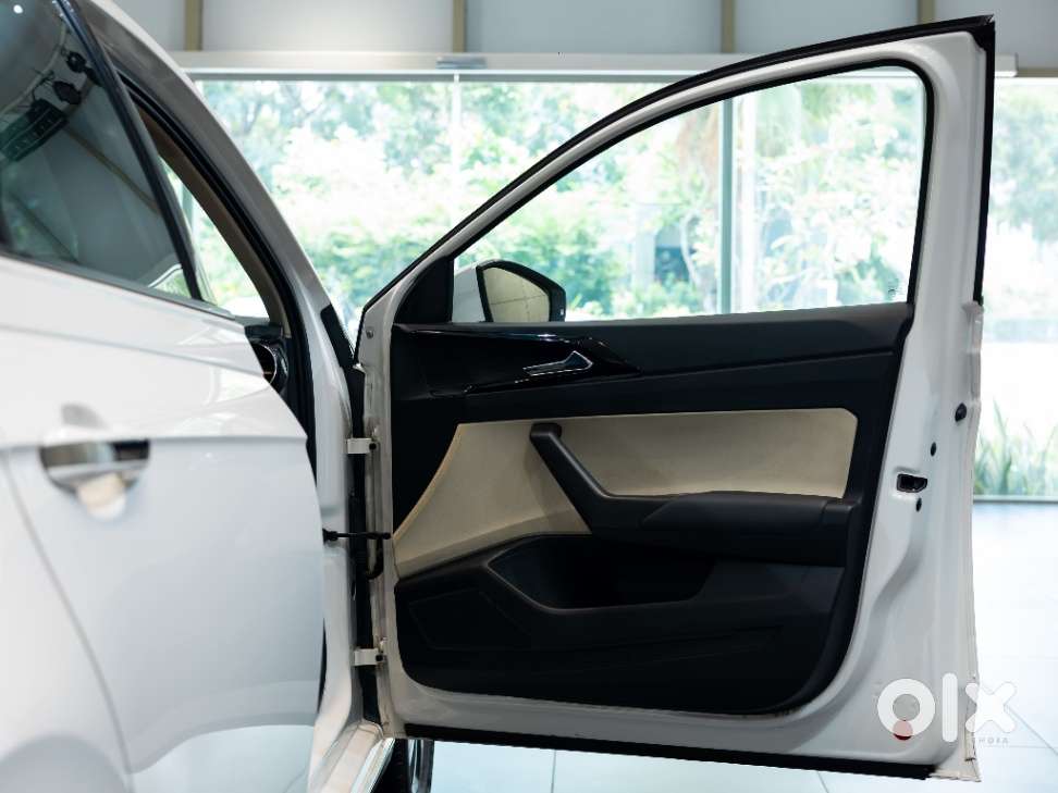 Skoda Slavia Style 1.0l Tsi Mt, 2024, Petrol
