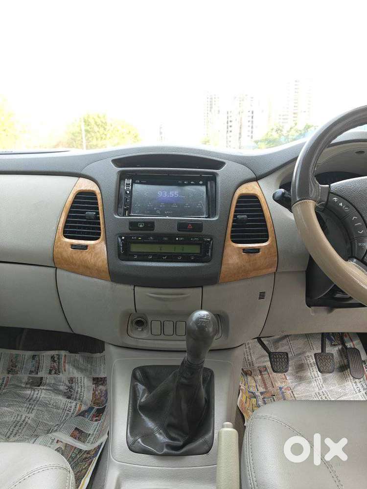Toyota Innova 2.5 Vx 8 Str Bs-iii, 2010, Diesel