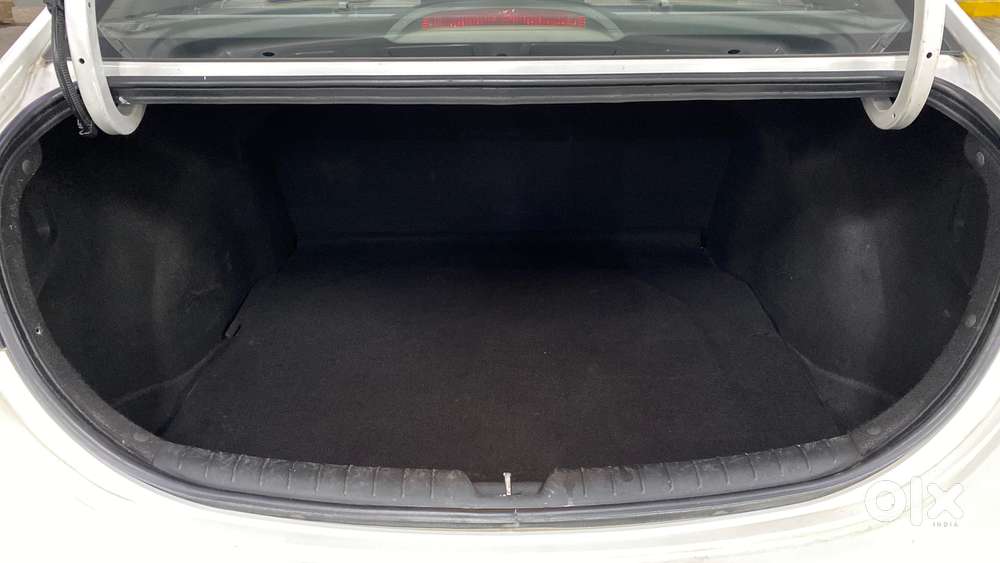 Hyundai Verna 1.6 Sx (o) Vtvt, 2019, Petrol