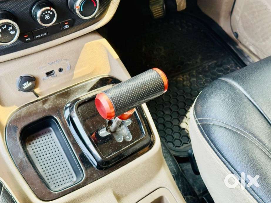 Mahindra Tuv 300 T8 Amt (automatic), 2016, Diesel