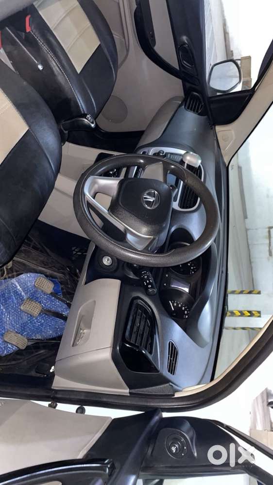 Tata Tiago Petrol 2017