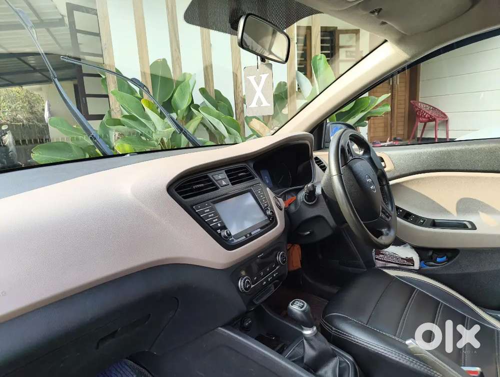 2017 Model I20 Asta Petrol (full Option)