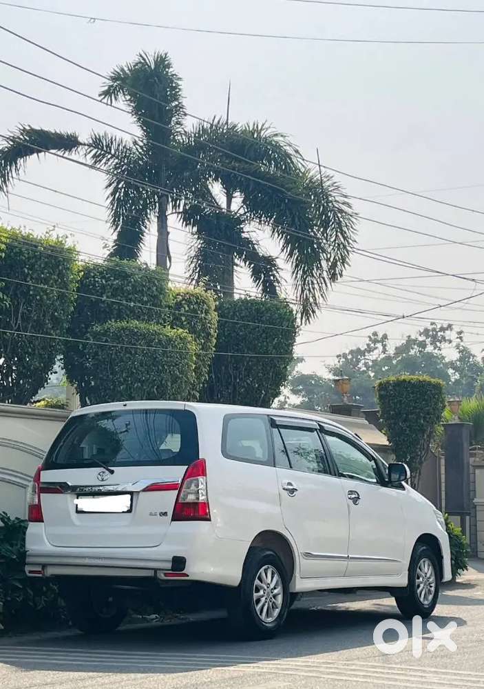 Toyota Innova 2013 Diesel 75000 Km Driven