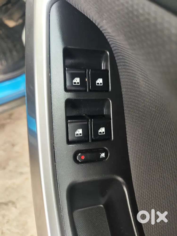 2018 Tata Nexon Xz+ Dual Tone  1st Owner  36,989 Km  New Tyres
