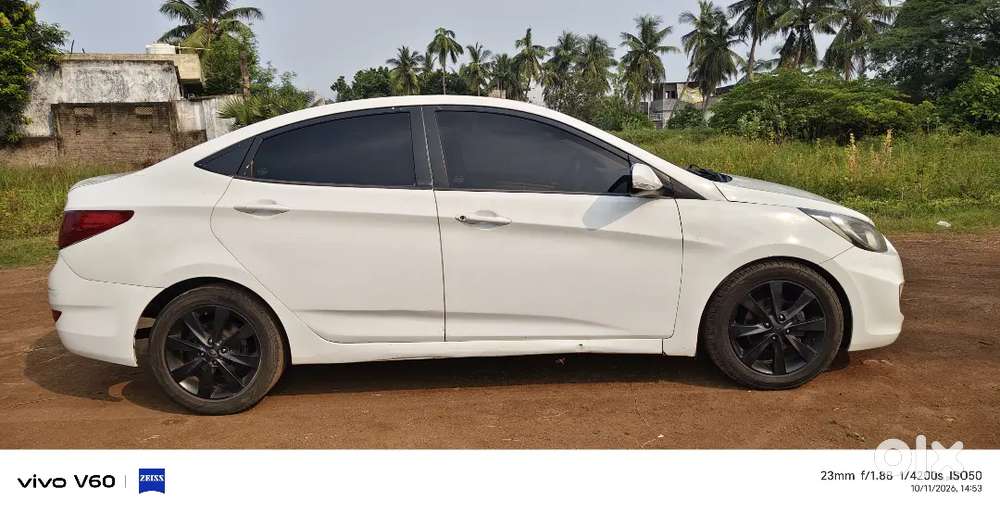 Hyundai Verna Crdi 2012