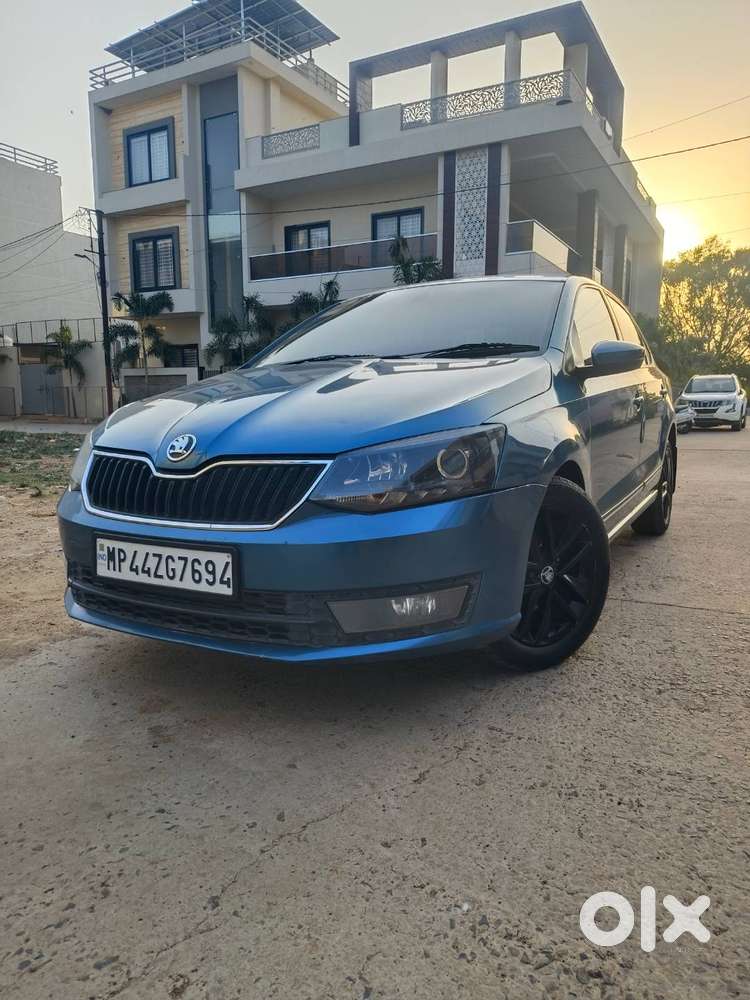 Skoda Rapid    Reg No :- Mp44zg7694 ️ Year :- 2017   Version :