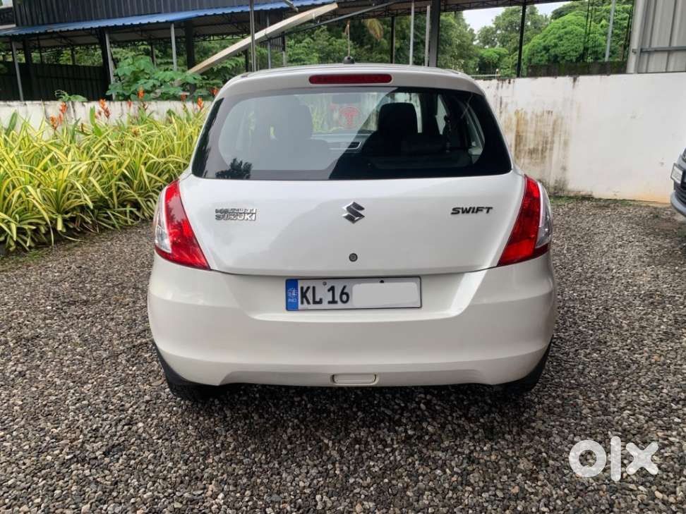 Maruti Suzuki Swift Lxi Optional-o, 2017, Petrol