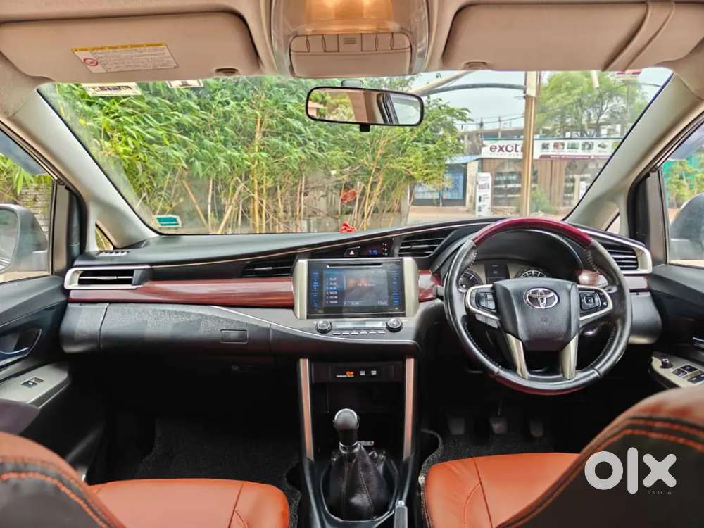 Toyota Innova Crysta 2.4 V Manual 2017