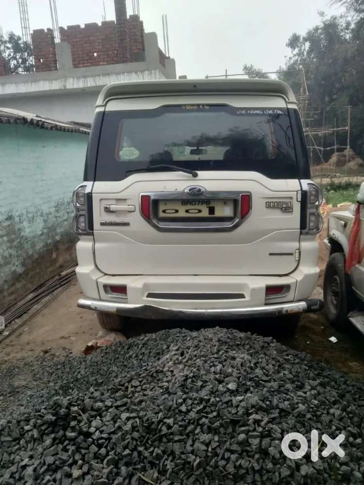 Mahindra Scorpio S6+