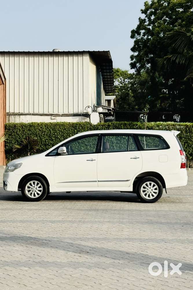Toyota Innova 2.5 V 8 Str, 2014, Diesel
