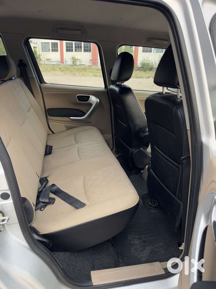 Mahindra Tuv 300 T10 Opt, 2018, Diesel